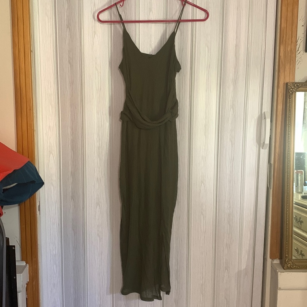 Form fitting longer dress